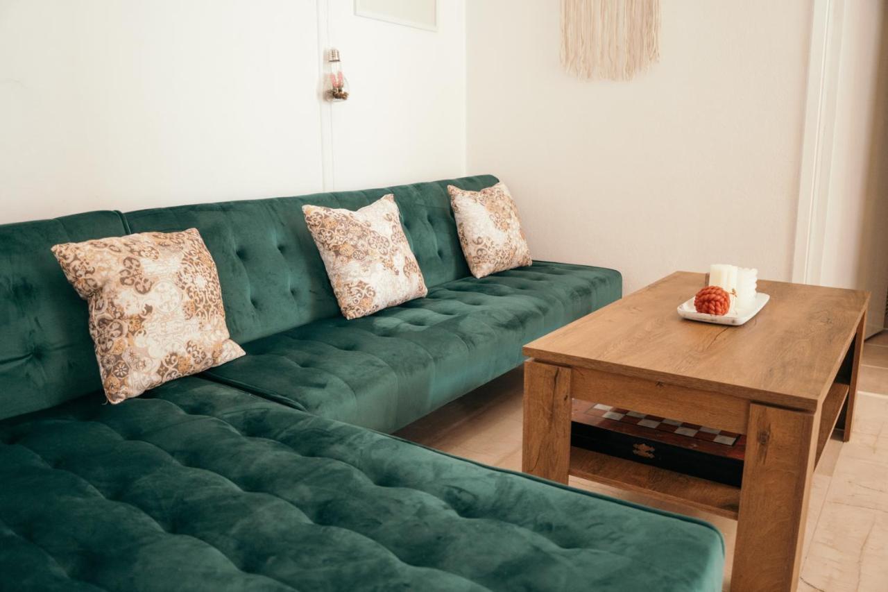 Villager'S Art Apartment Paradisi  Bagian luar foto